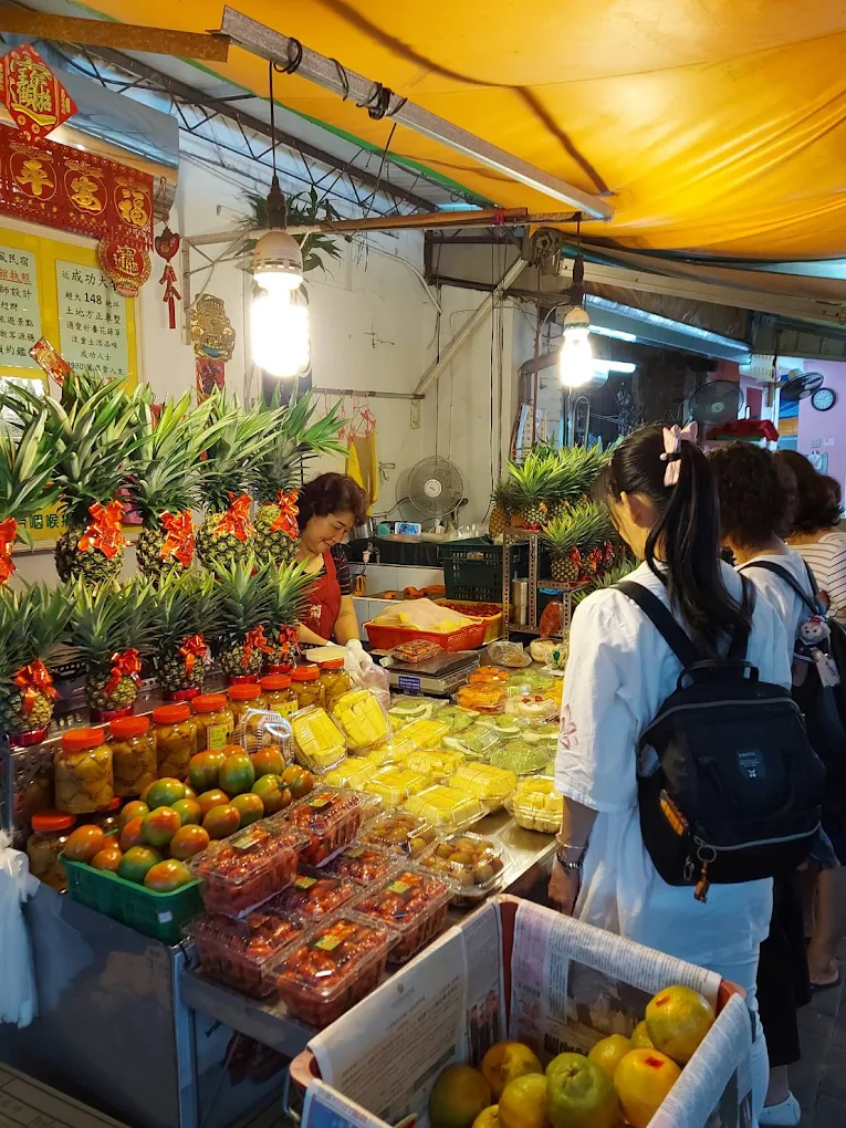 東菜市水果攤 台南住宿推薦 台南旅店推薦