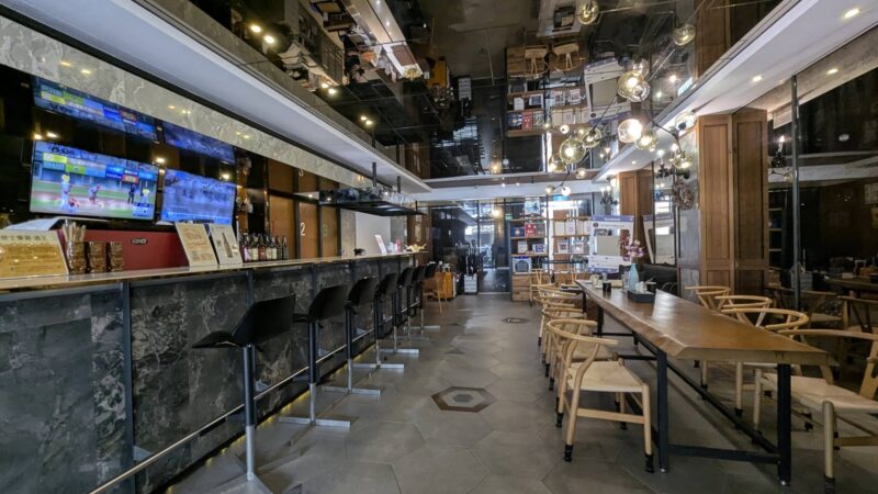 三道門建築文創旅店公共空間,體現台南文創旅店的建築美學與生活感知